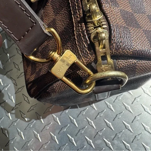 Louis Vuitton Speedy Bandouliere 30 in Damier Ebene - Picture 12 of 16